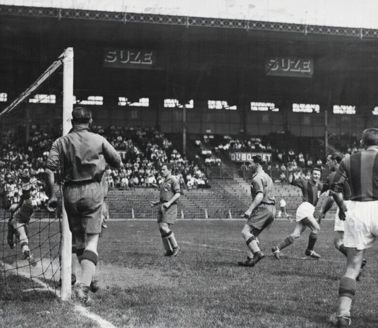 Sochaux Bologne Tournoi de l'exposition 1937 Mattler, Lehmann, Szabo (de gauche à droite)