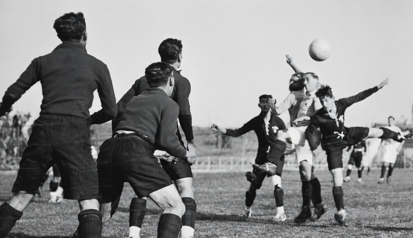 Lucien Laurent et André Maschinot en action lors de France Mexique du 13 Juillet 1930 Coupe du Monde Montevideo