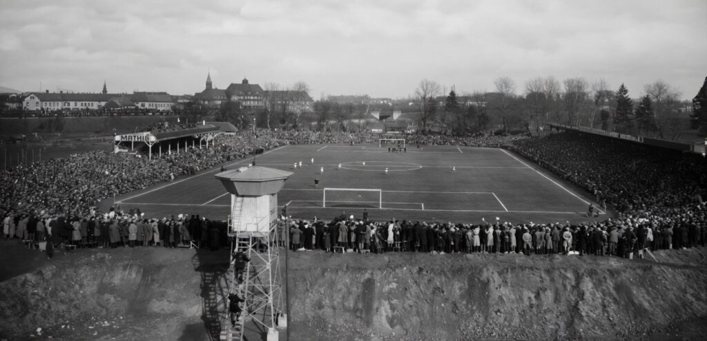 Stade de la Meinau lors du match Strasbourg Sochaux du 24 Mars 1935