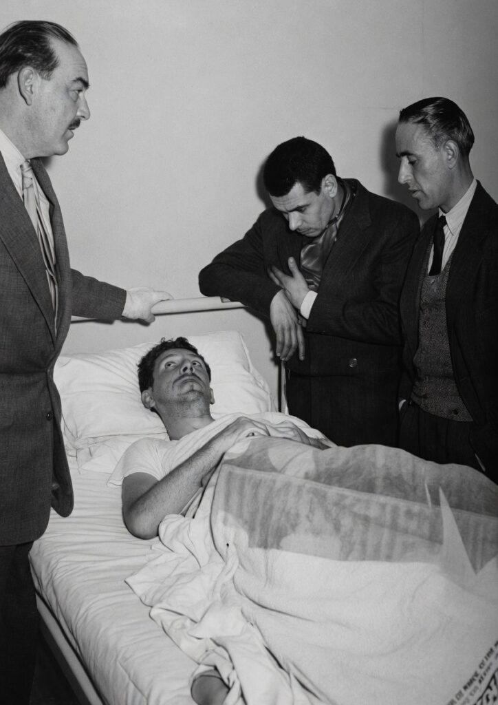 Sortie sur blessure François Remetter AS Troyes FC Sochaux du 30 Janvier 1955 Journée 20 Championnat France D1